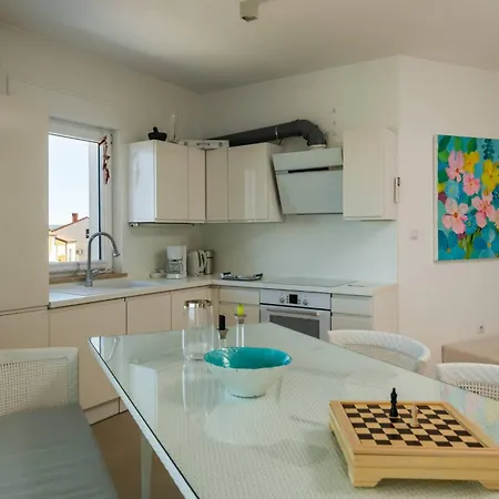 Apartment Dream Lounge Mit Meerblick Pula